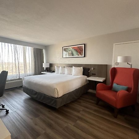 Wyndham Garden Norfolk Downtown Hotel Exterior photo